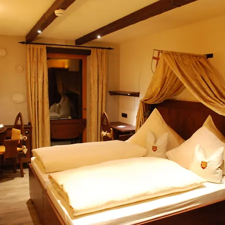 Hotell Mittelalterhotel-gaestehaus Rauchfang