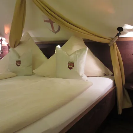 Mittelalterhotel-gästehaus Rauchfang Hotel 3*