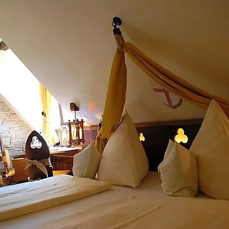 Mittelalterhotel-gaestehaus Rauchfang Meersburg